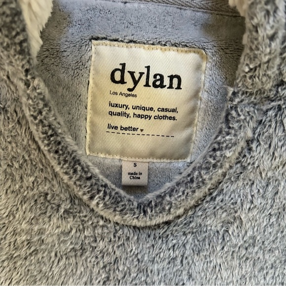 Dylan ~ Cozy Sherpa Lined Fleece Pullover Light Gray Hoodie in size Small - Picture 2 of 11
